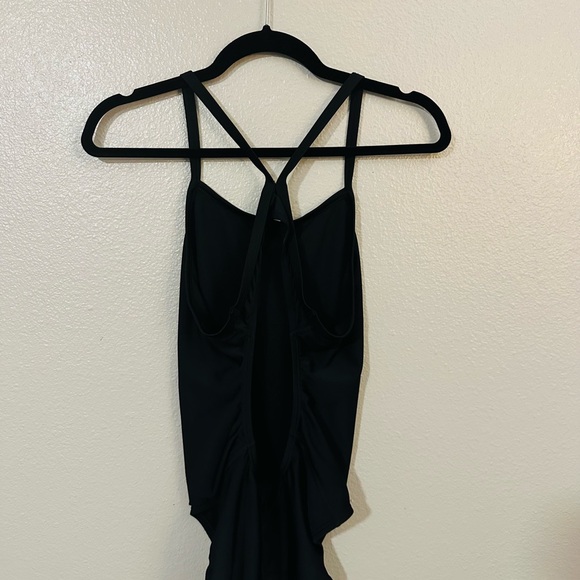 Nike Black Women's One Piece Swimsuit - Picture 2 of 2